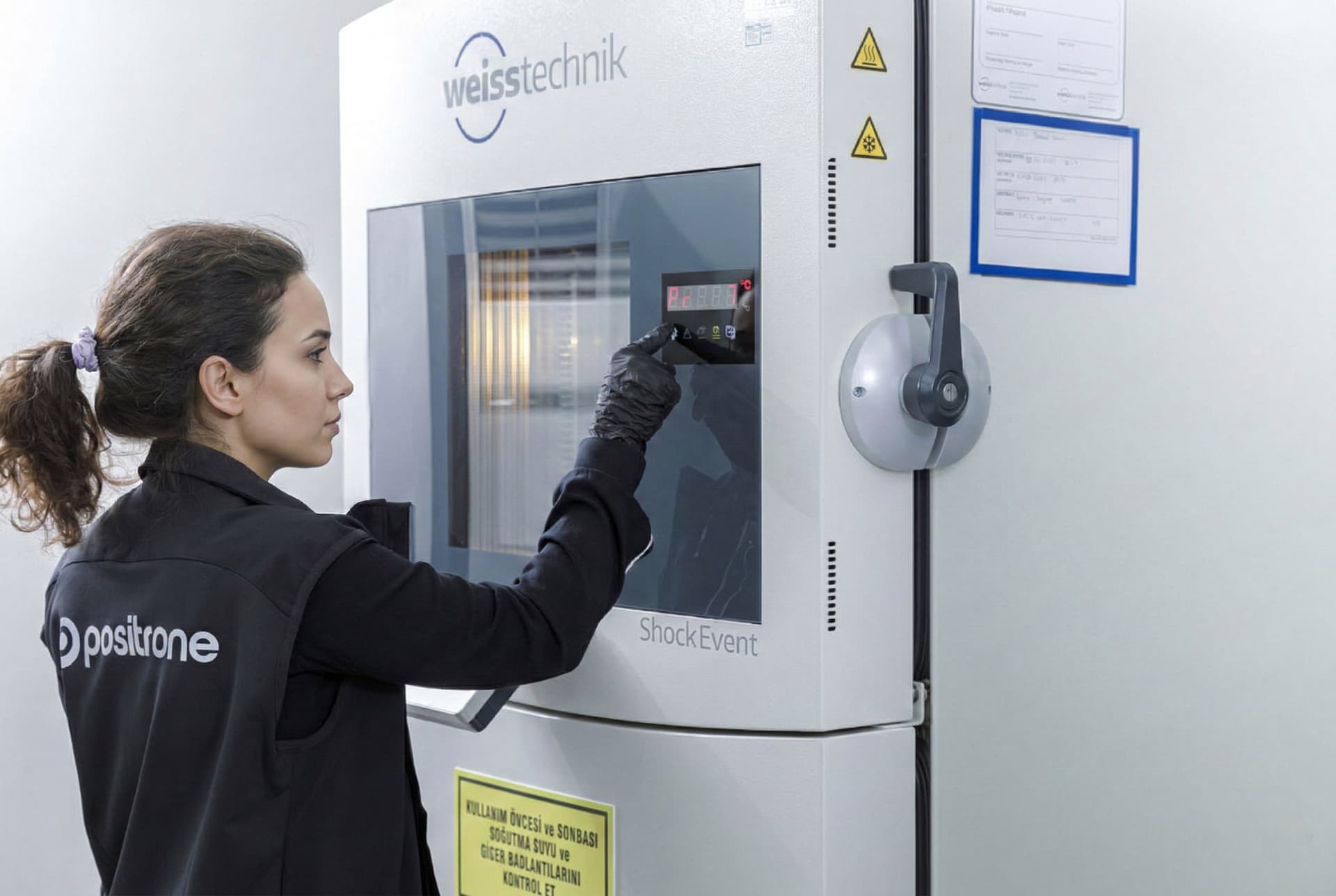 Climatic test chamber for interior and exterior parts